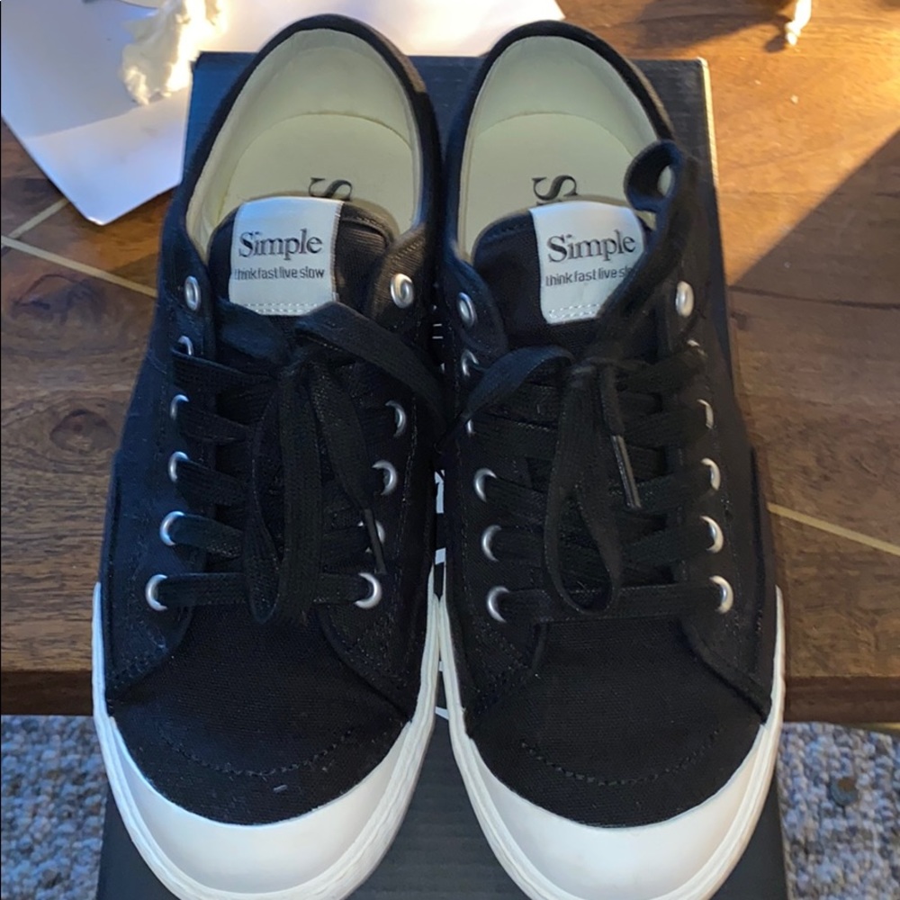 Comfy Simple retro sneakers